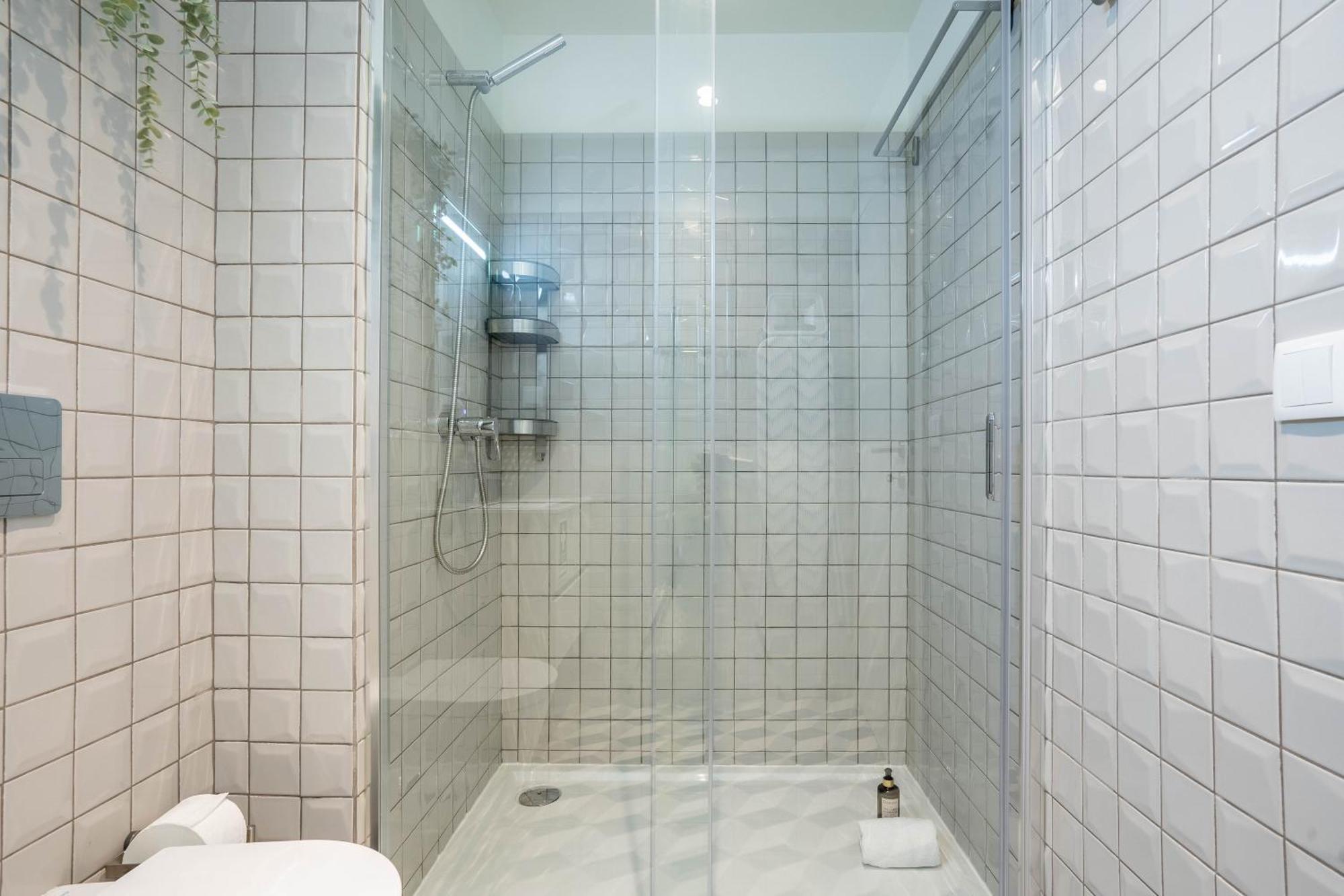Apartament Trindade Bliss: 1br W/ Free Parking By Lovelystay