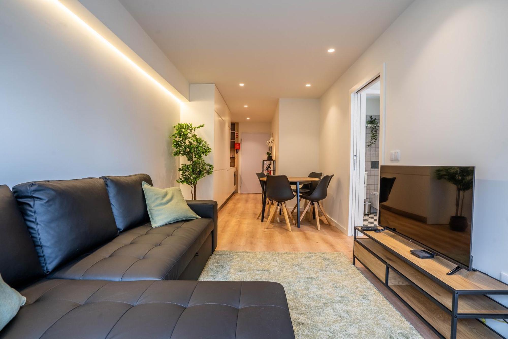 Trindade Bliss: 1br W/ Free Parking By Lovelystay * Oporto